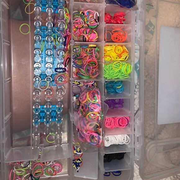 Fun Loom Bracelet Set - Picture 2 of 2